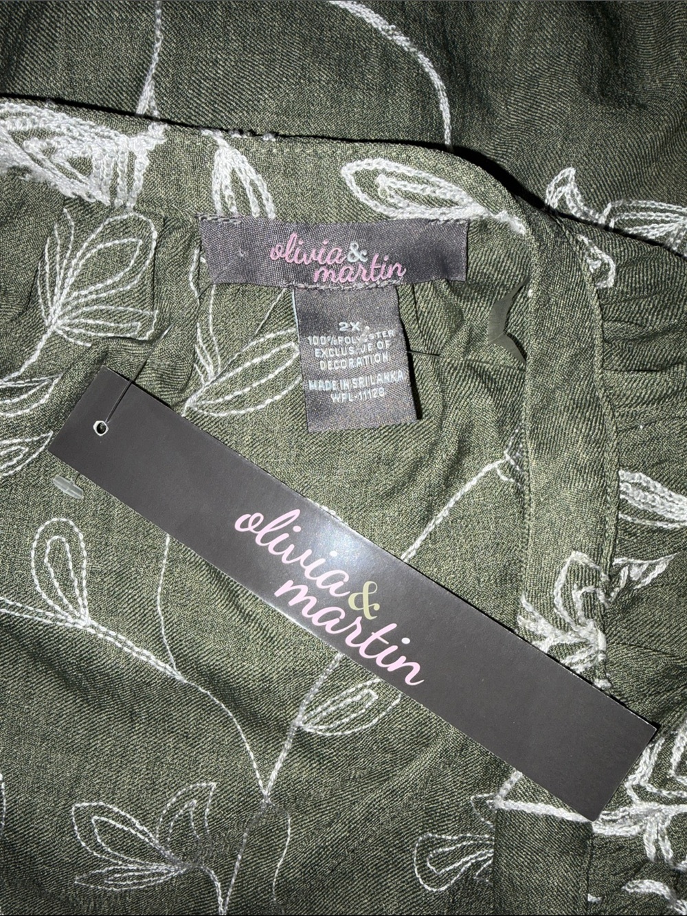 Olivia & Martin Embroidered Floral Blouse 2X Olive Green NWT - Picture 4 of 8
